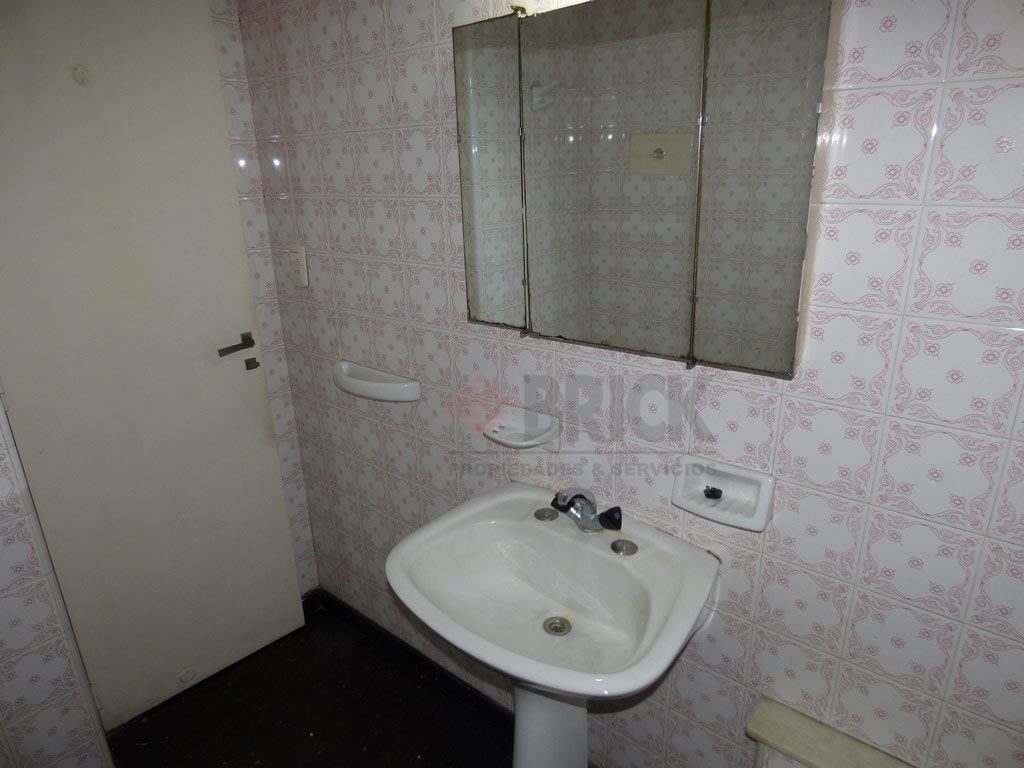 RIVADAVIA, AV. al 2800 Piso 1 13