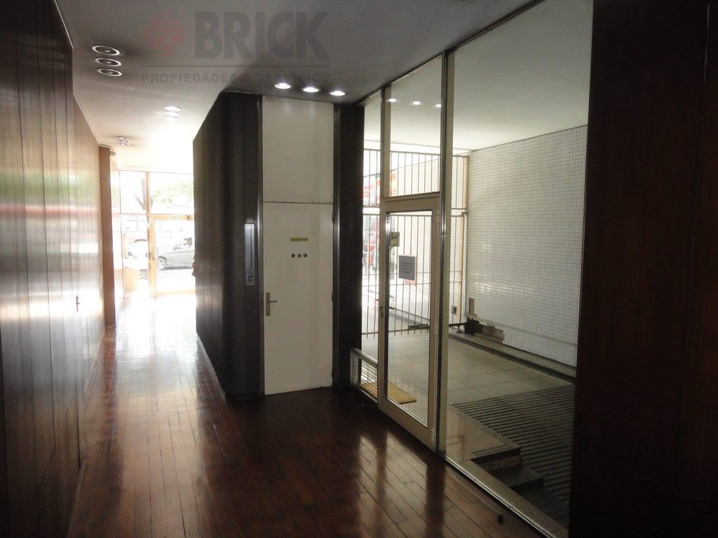 RIVADAVIA, AV. al 2800 Piso 1 15