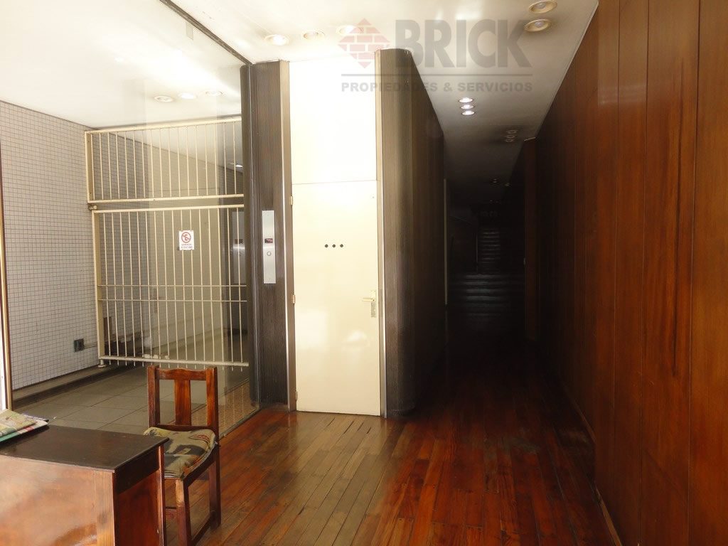 RIVADAVIA, AV. al 2800 Piso 1 16