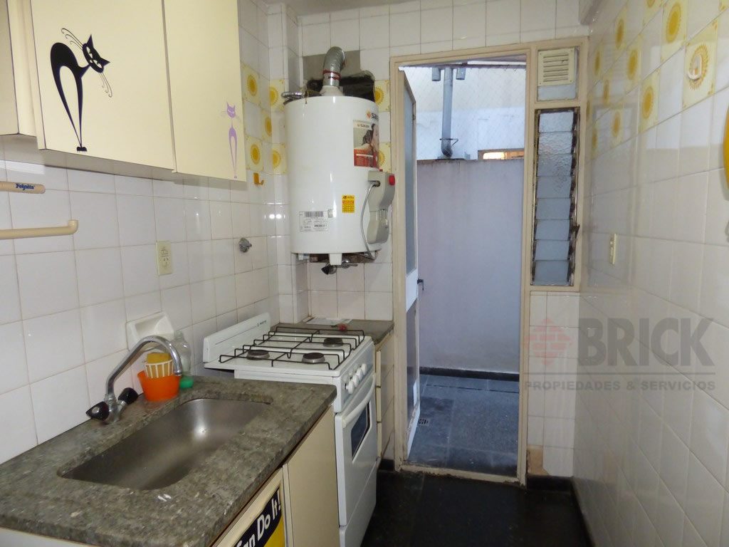 RIVADAVIA, AV. al 2800 Piso 1 6