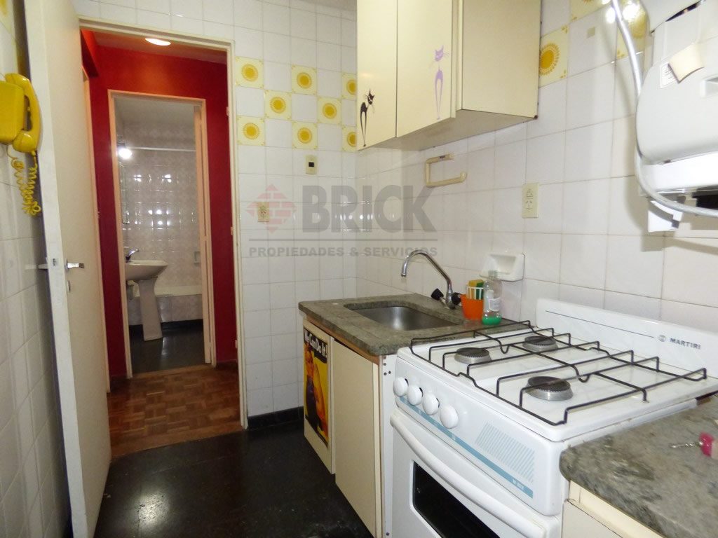 RIVADAVIA, AV. al 2800 Piso 1 7