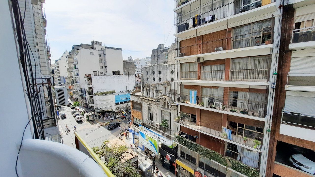 SARMIENTO al 2200 Piso 4 6