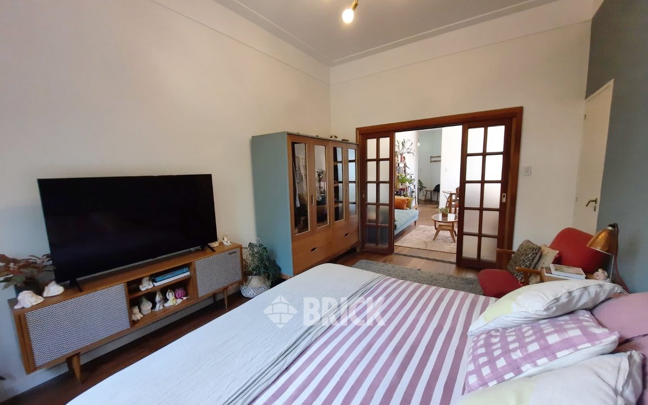 RIVADAVIA, AV. al 6200 Piso 2 10