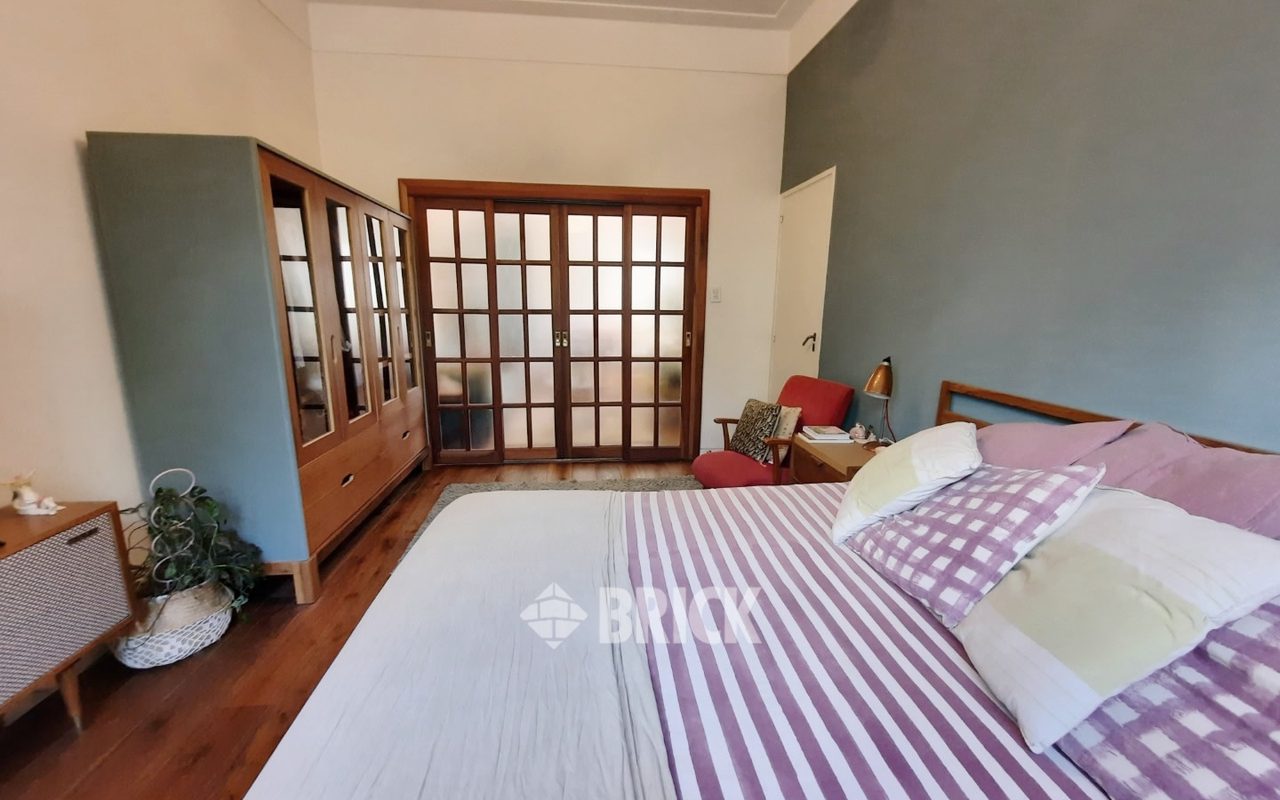 RIVADAVIA, AV. al 6200 Piso 2 11