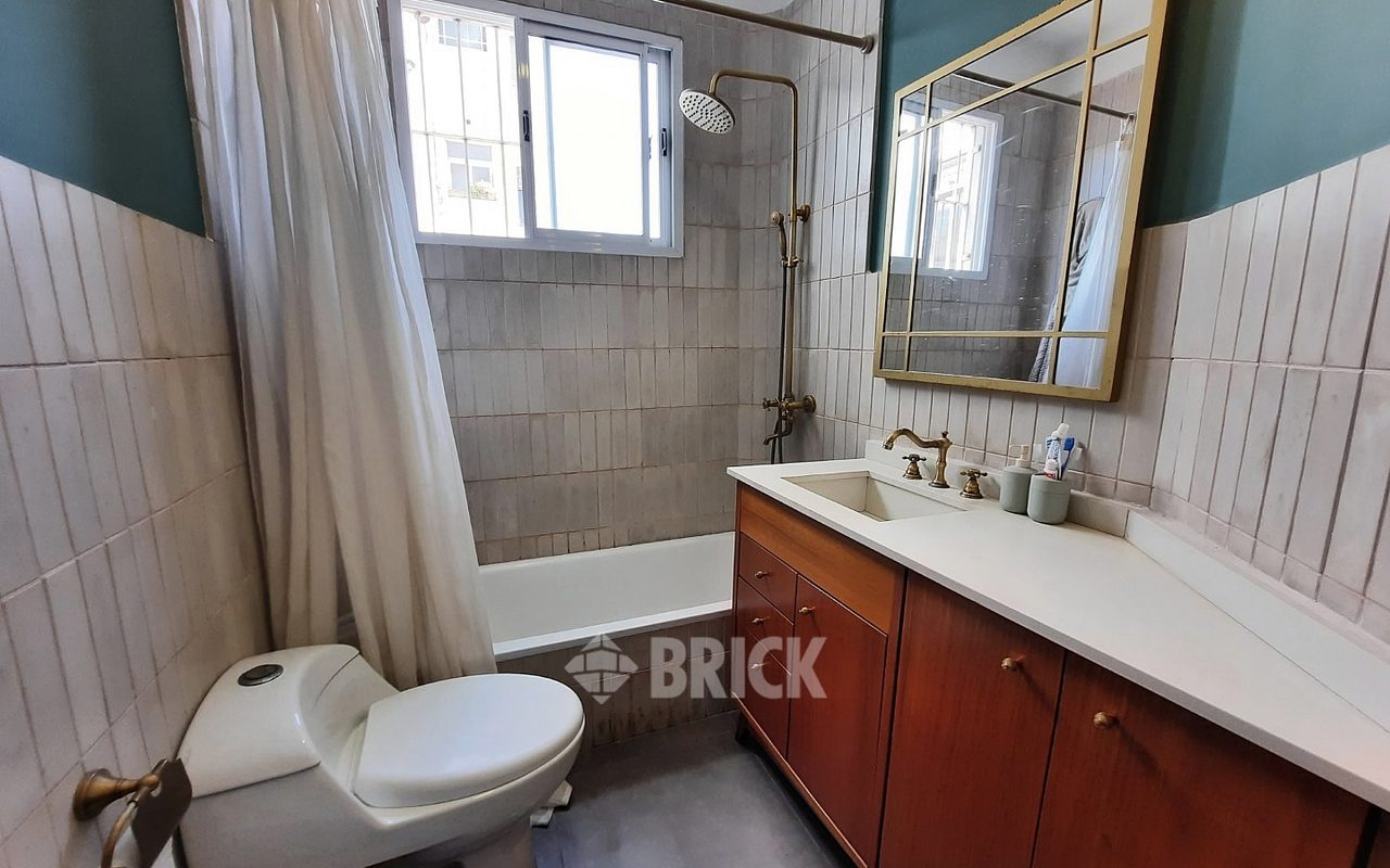 RIVADAVIA, AV. al 6200 Piso 2 19