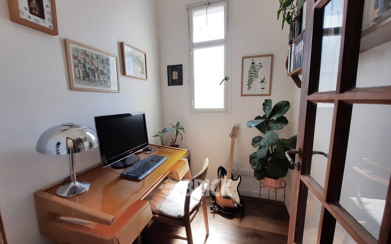 RIVADAVIA, AV. al 6200 Piso 2 25