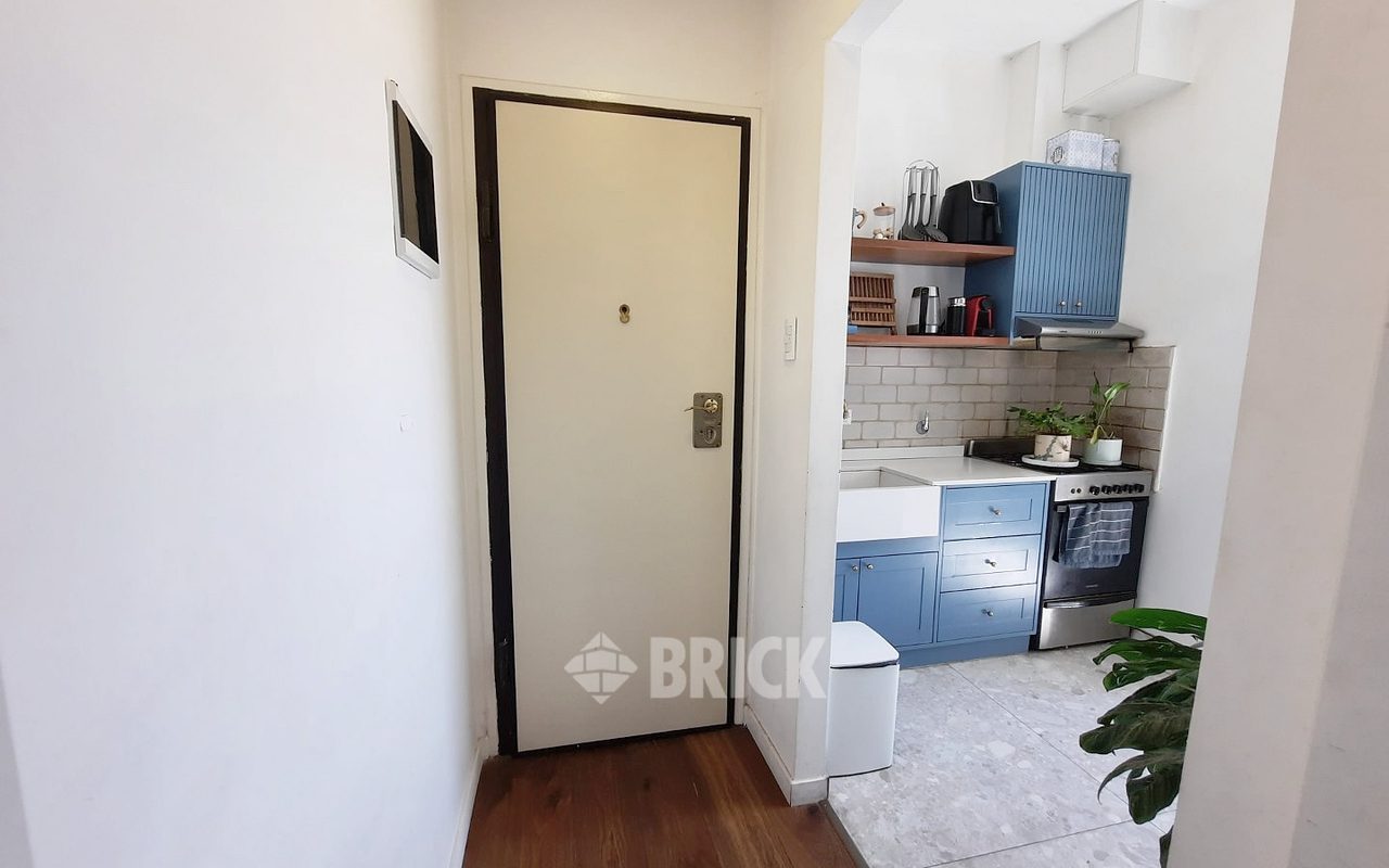 RIVADAVIA, AV. al 6200 Piso 2 26