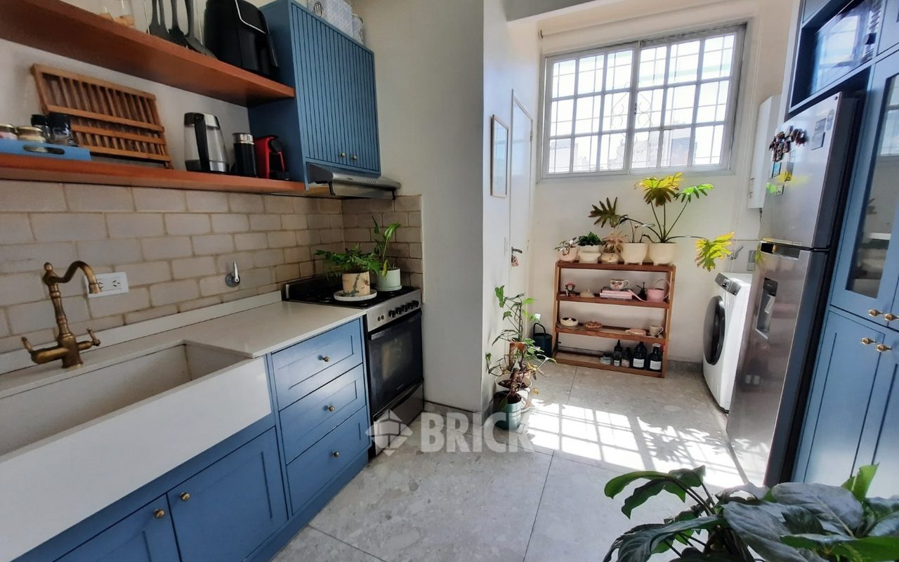 RIVADAVIA, AV. al 6200 Piso 2 27