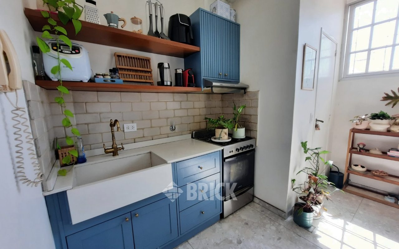 RIVADAVIA, AV. al 6200 Piso 2 28