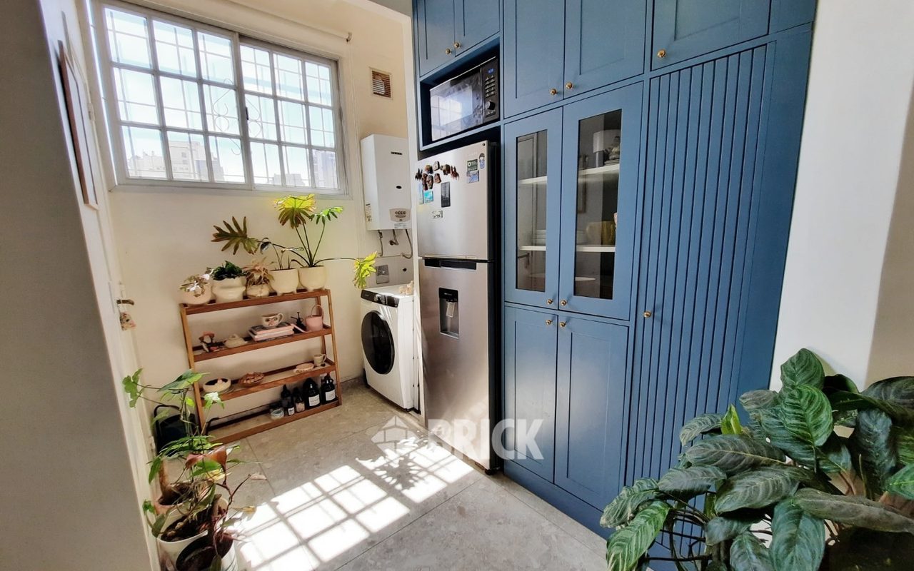 RIVADAVIA, AV. al 6200 Piso 2 30