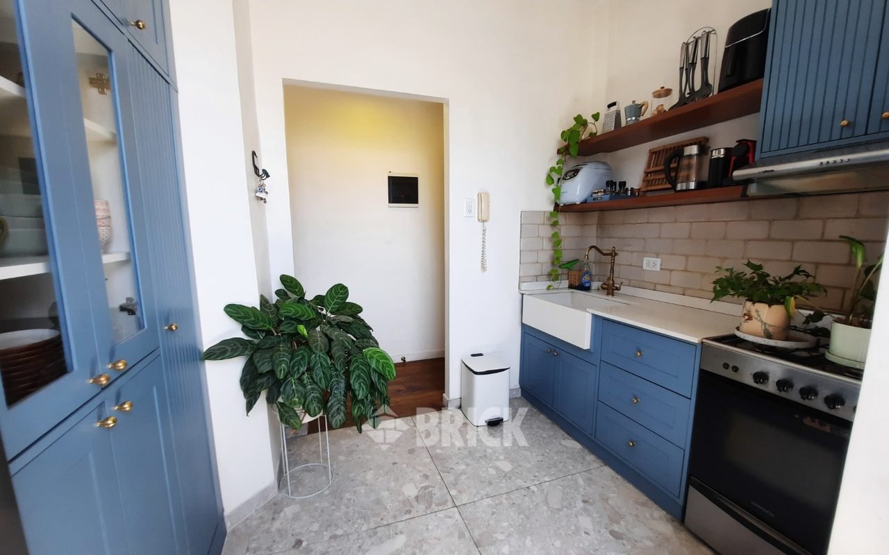 RIVADAVIA, AV. al 6200 Piso 2 32