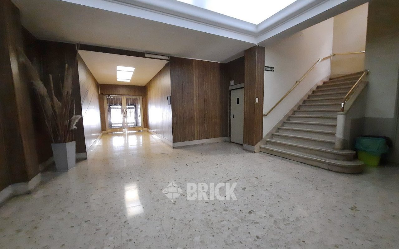 RIVADAVIA, AV. al 6200 Piso 2 37