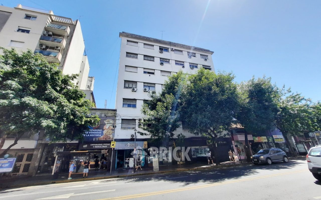 RIVADAVIA, AV. al 6200 Piso 2 39