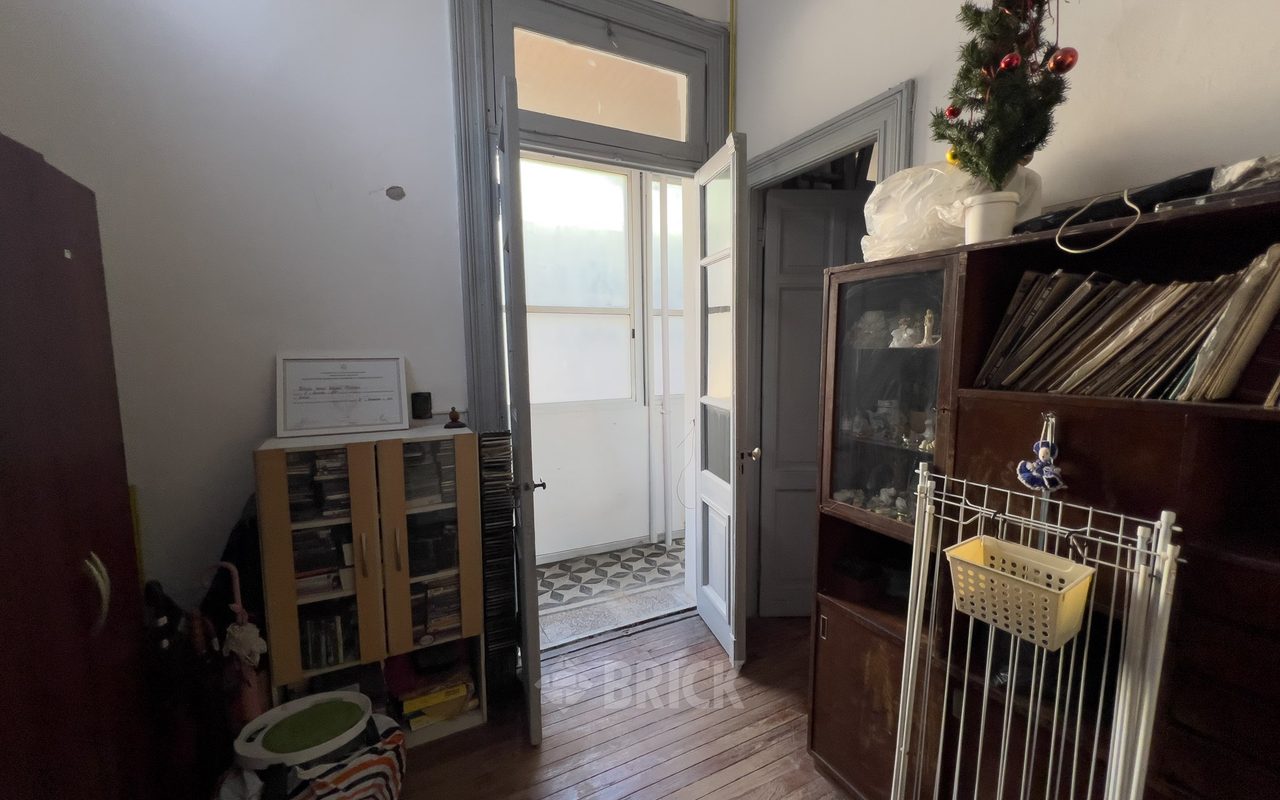 RIVADAVIA, AV. al 3800 Piso 1 5