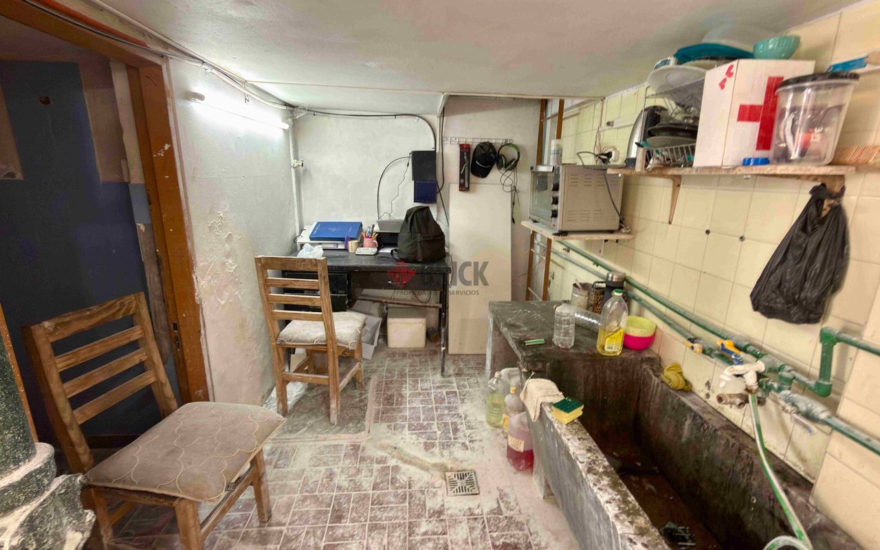 JUAN JOSE PASO al 1200 5