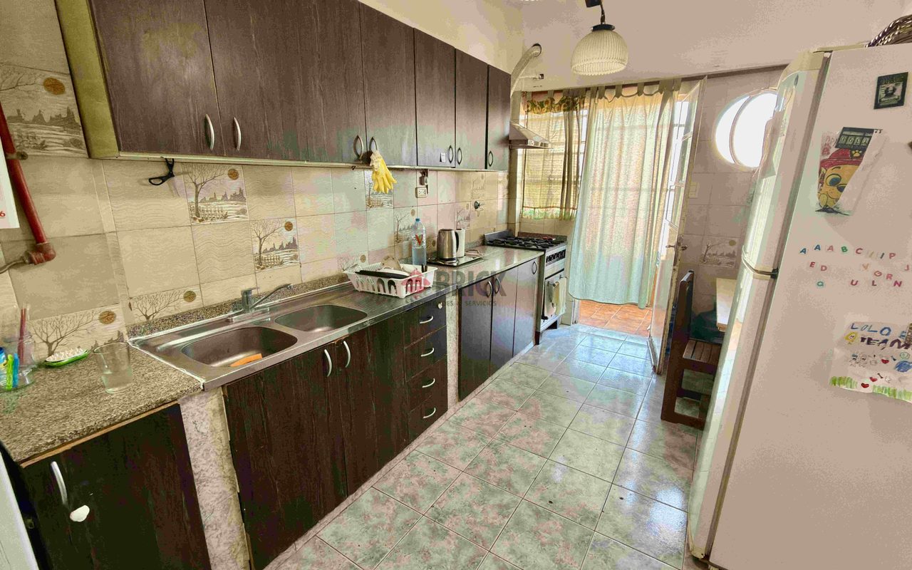 JUAN JOSE PASO al 1200 5