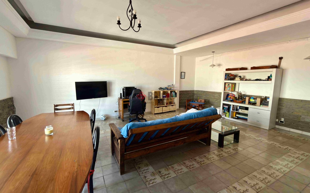 JUAN JOSE PASO al 1200 3