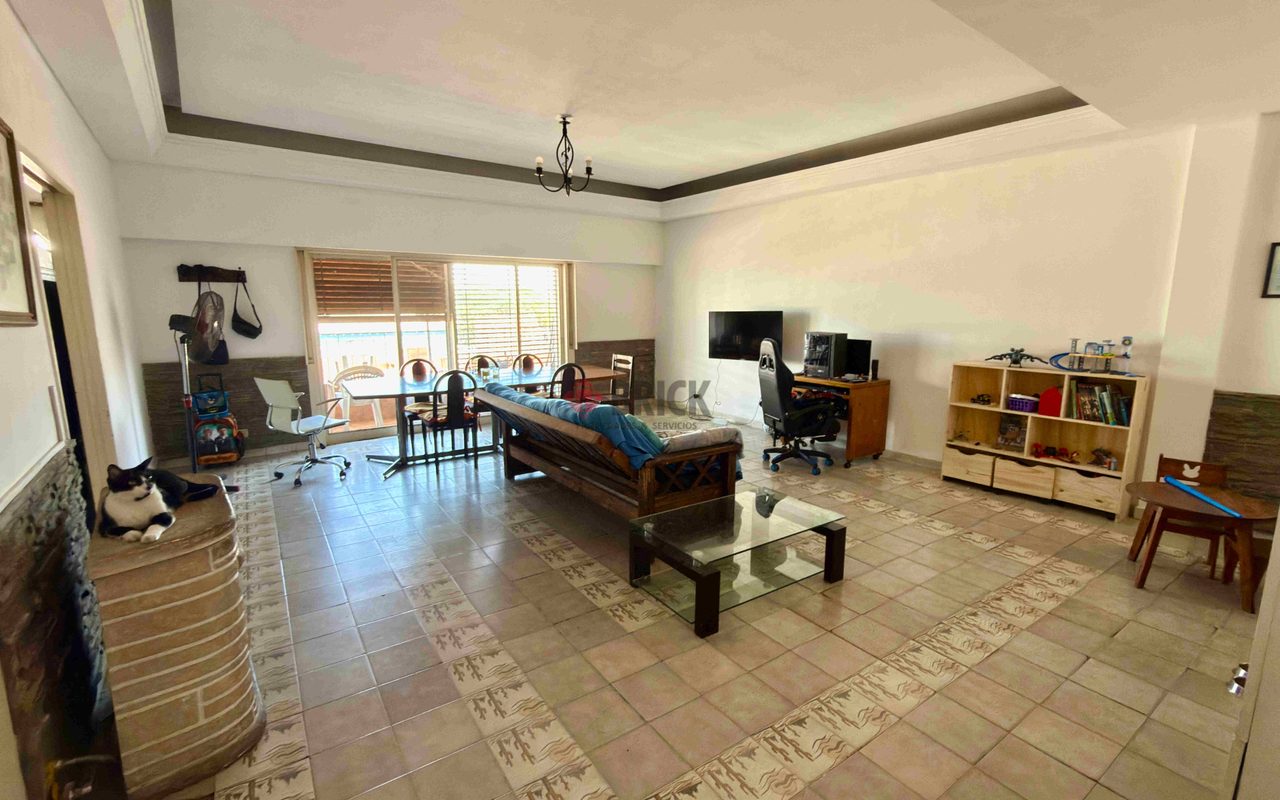 JUAN JOSE PASO al 1200 2