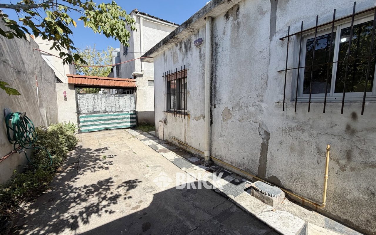 LOS ANDES al 1500 Piso PB 23