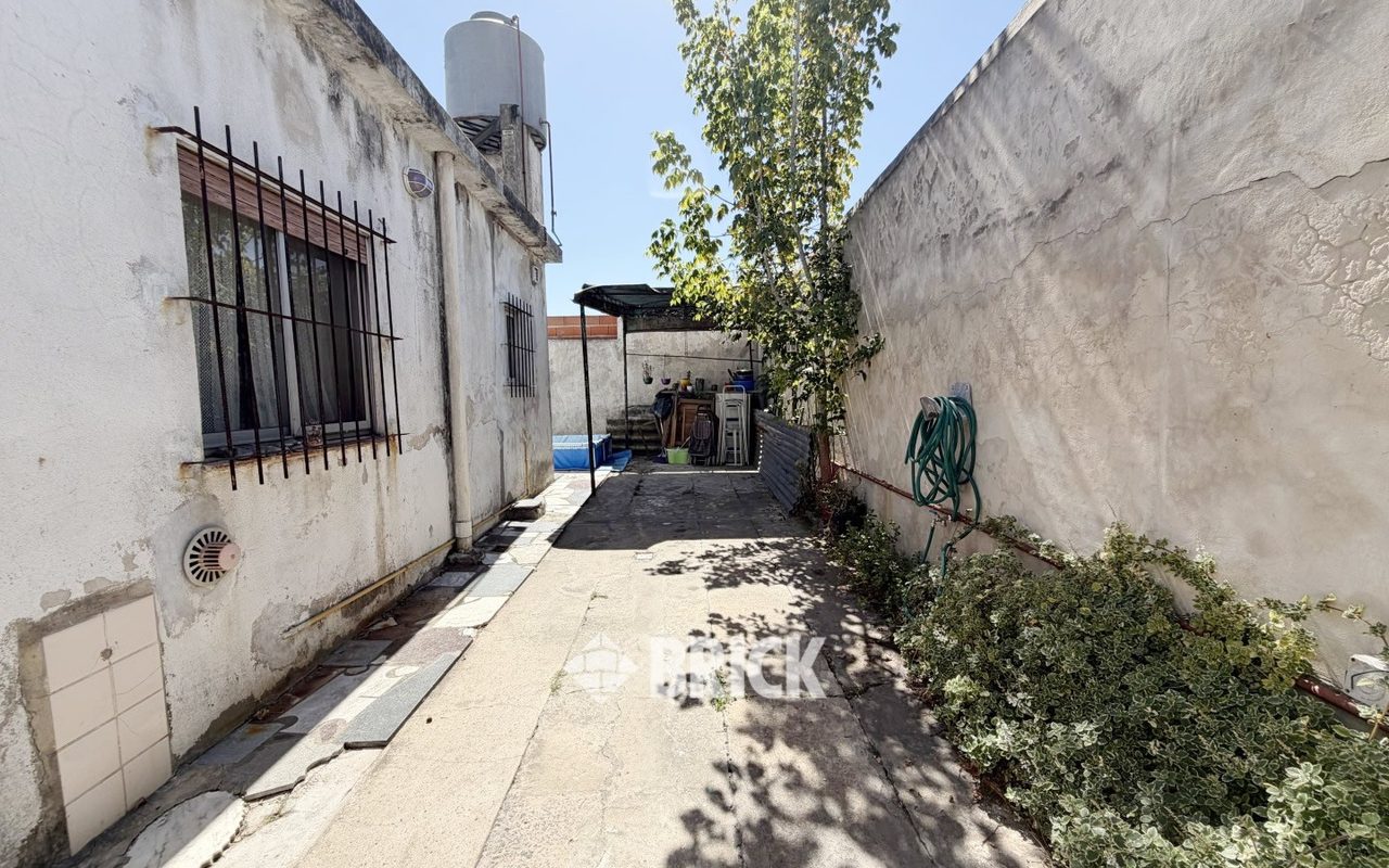 LOS ANDES al 1500 Piso PB 25