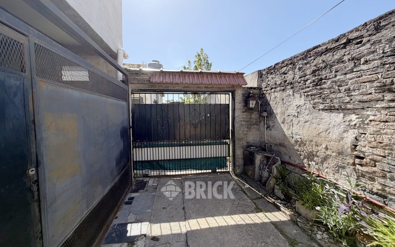 LOS ANDES al 1500 Piso PB 26