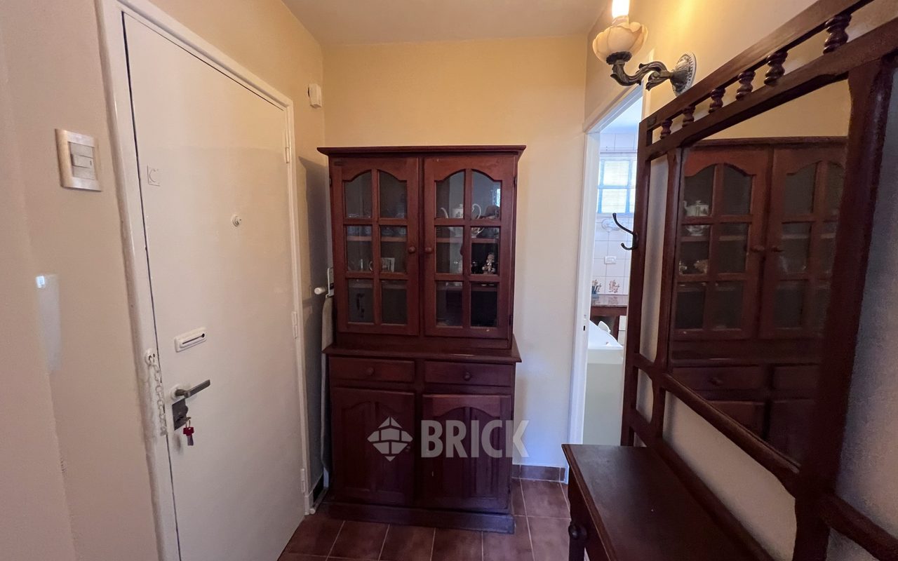 THAMES al 1800 Piso 3 1