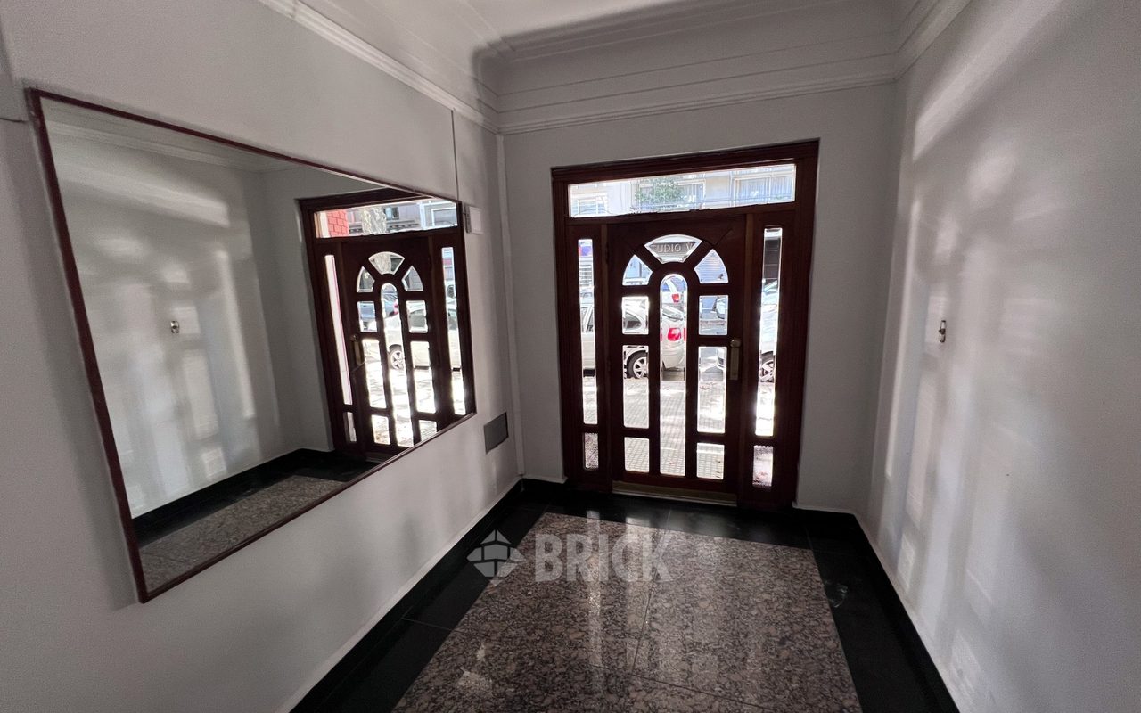 THAMES al 1800 Piso 3 14