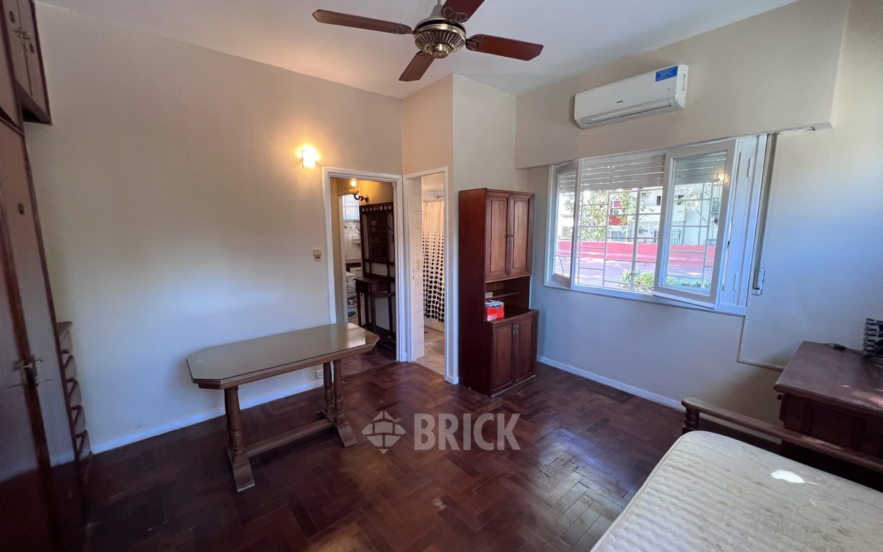 THAMES al 1800 Piso 3 5