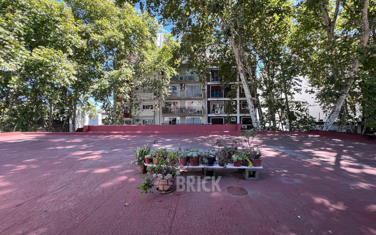 THAMES al 1800 Piso 3 8