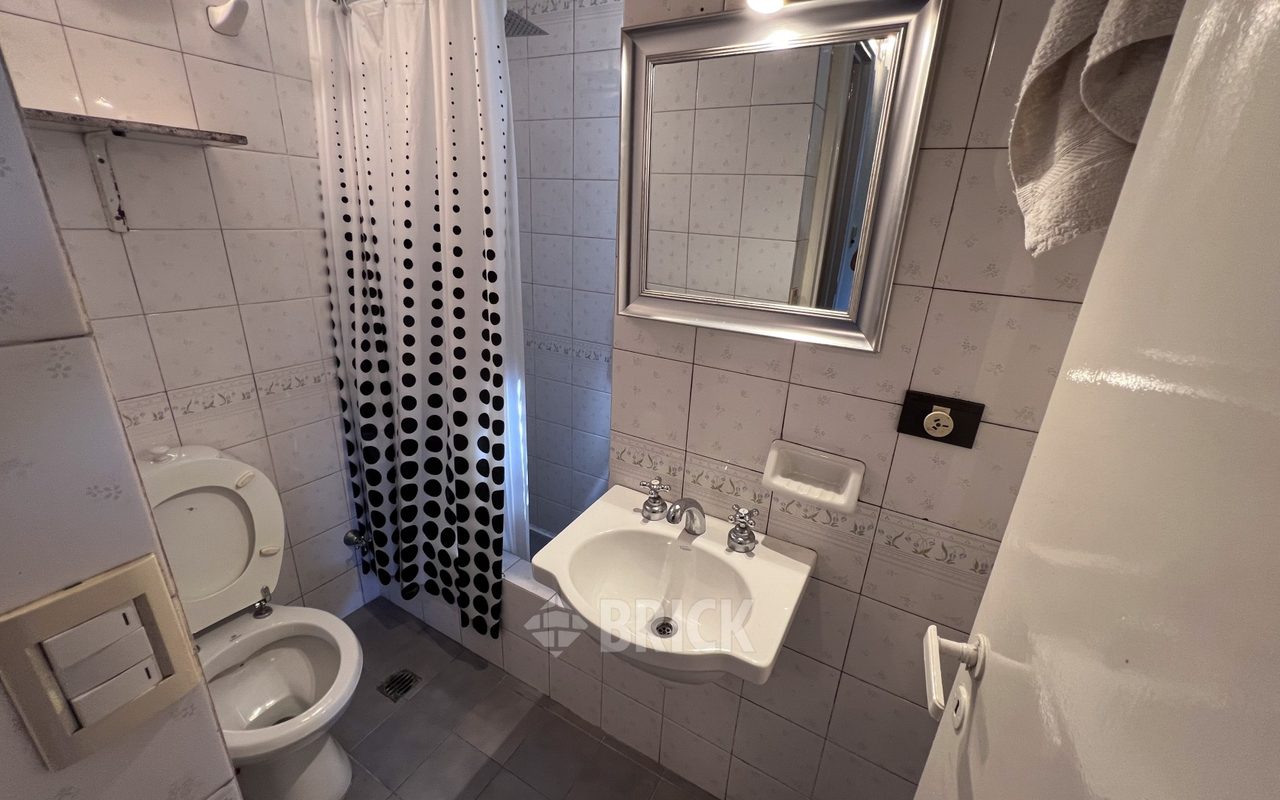 THAMES al 1800 Piso 3 9