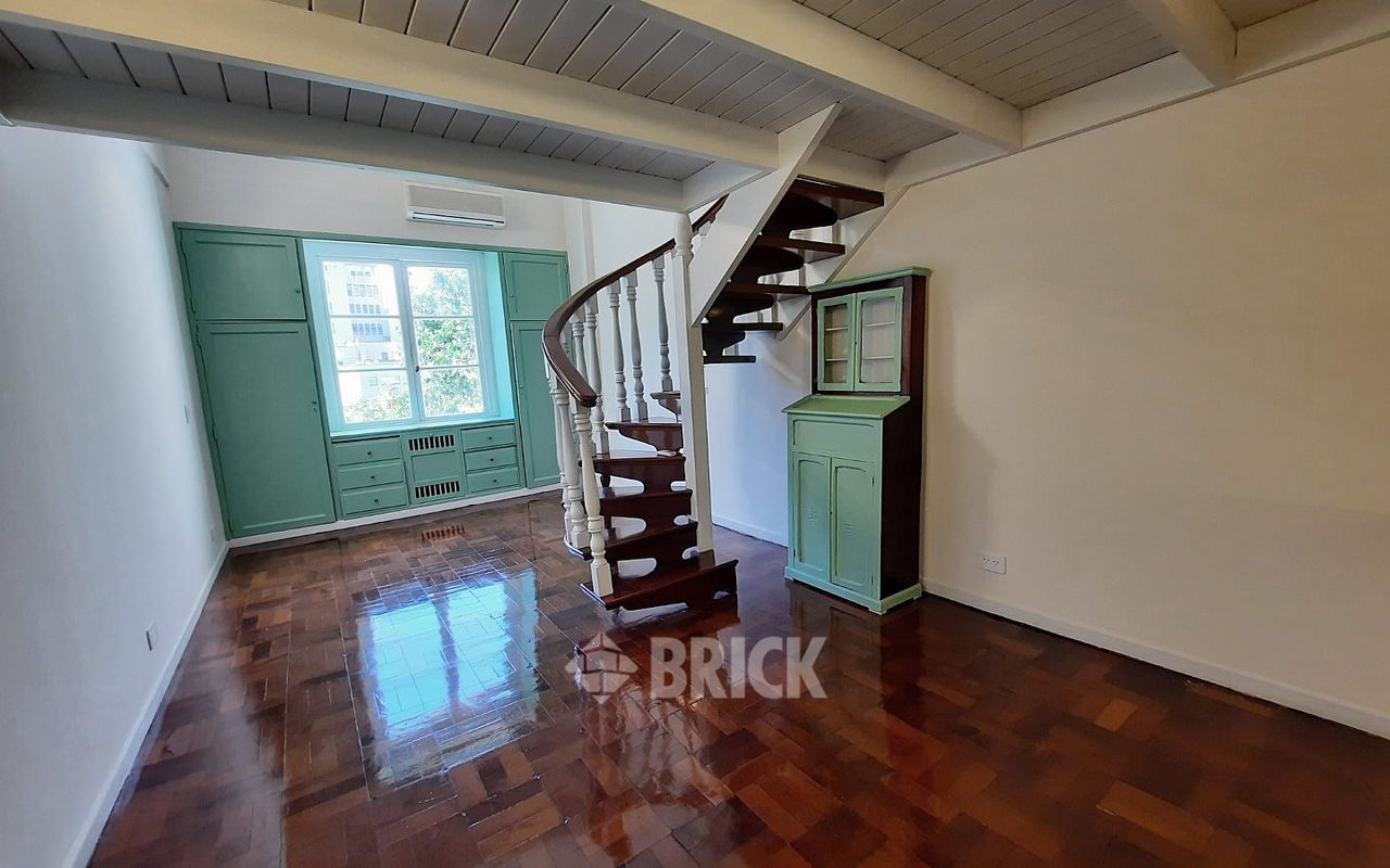 AZCUENAGA al 900 Piso 3 1