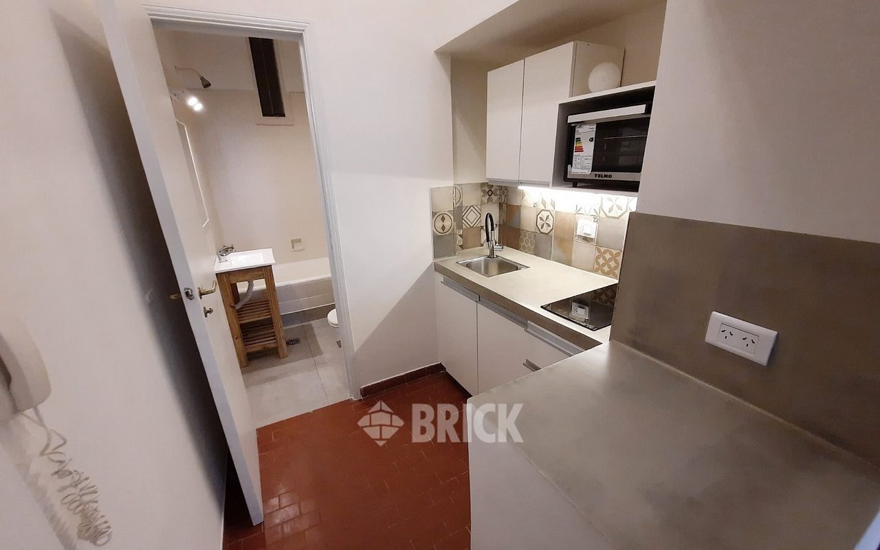 AZCUENAGA al 900 Piso 3 13