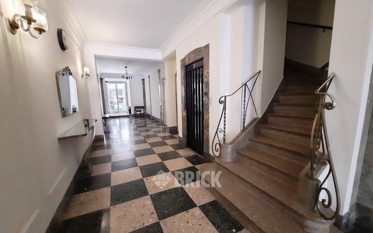 AZCUENAGA al 900 Piso 3 24