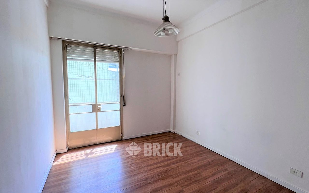 AZCUENAGA al 200 Piso 1 8