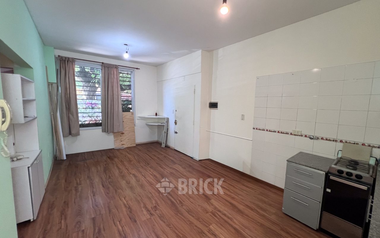 TRELLES, MANUEL al 600 Piso PB 1