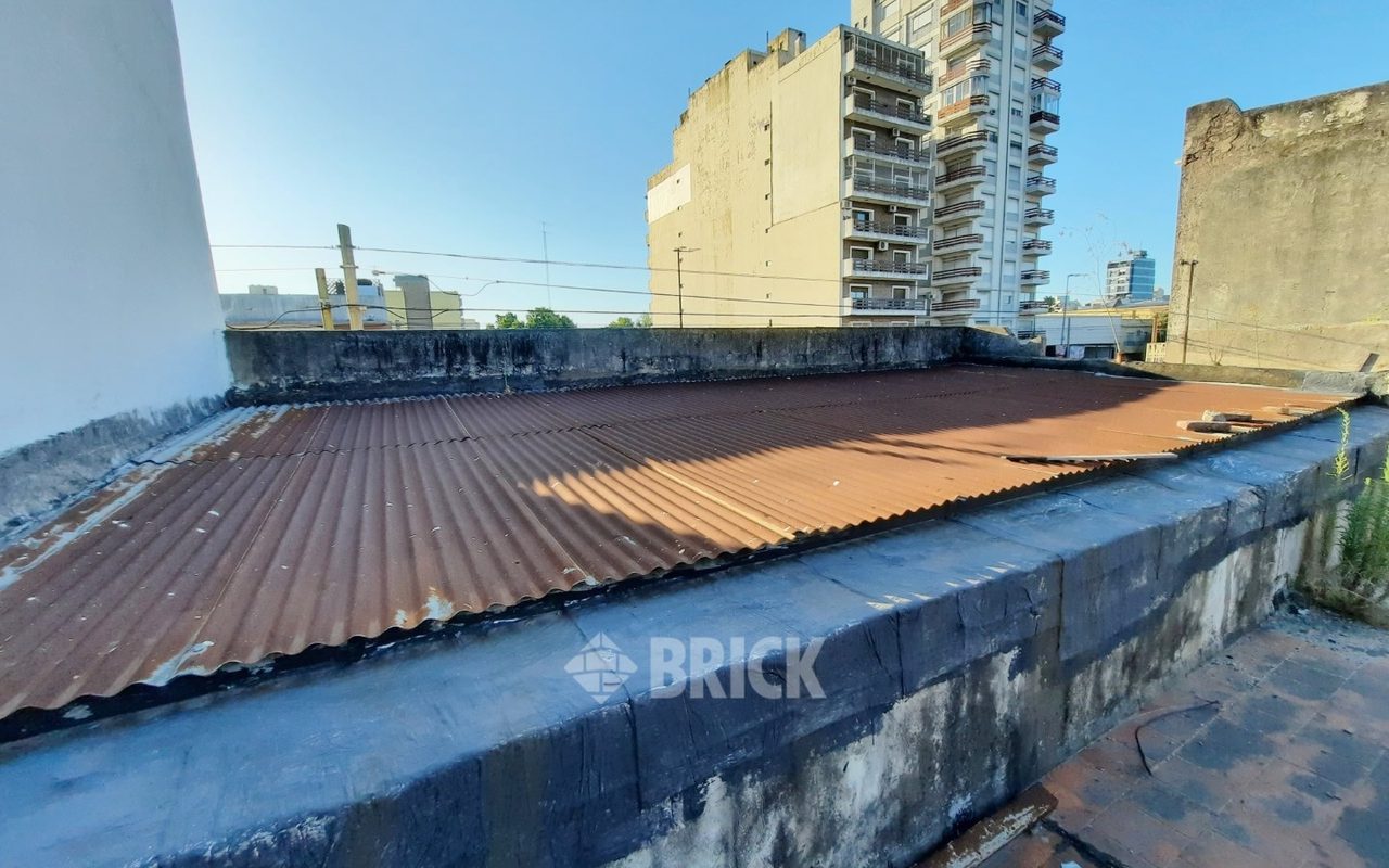 YRIGOYEN, HIPOLITO, AV. al 6600 12