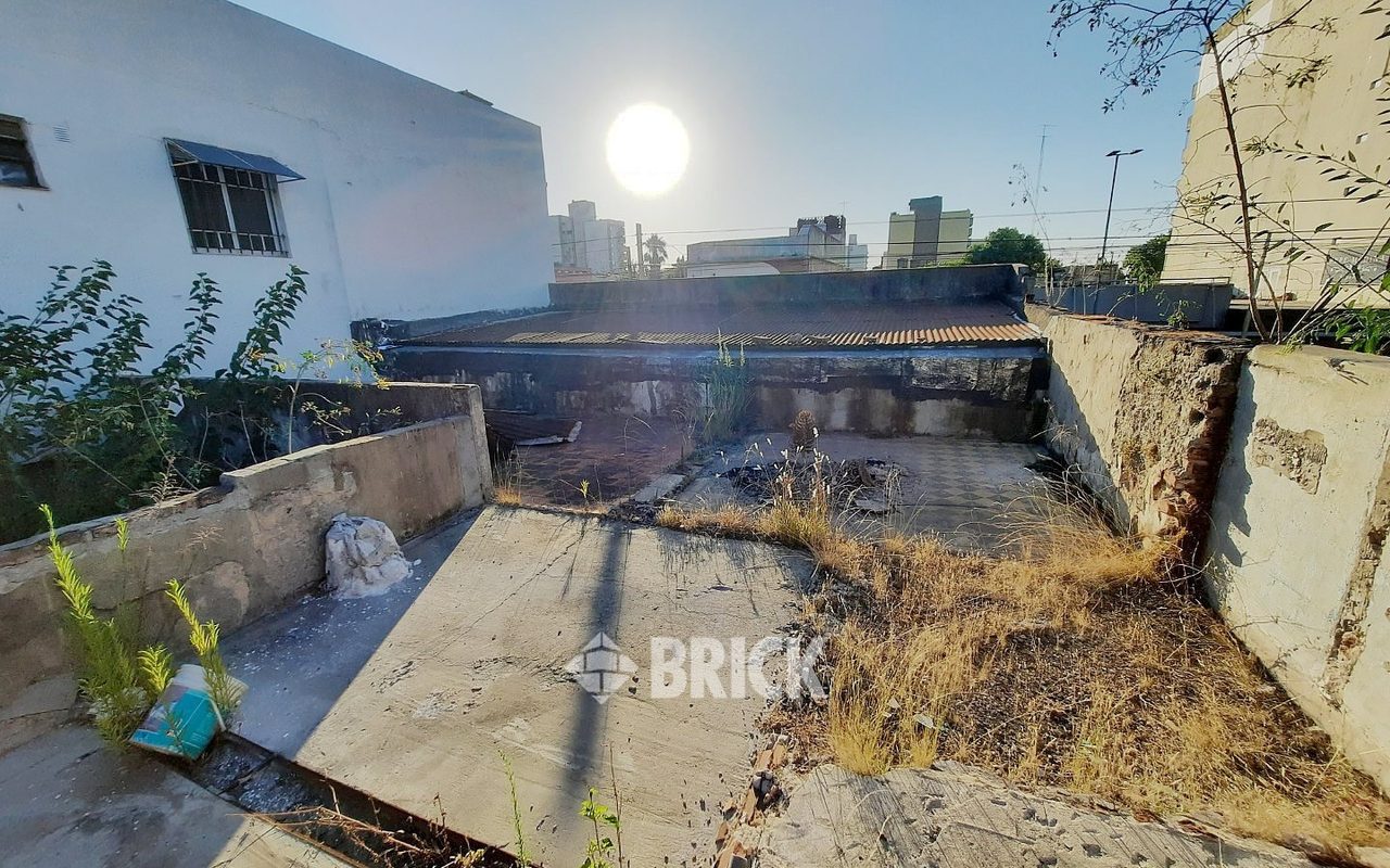 YRIGOYEN, HIPOLITO, AV. al 6600 15