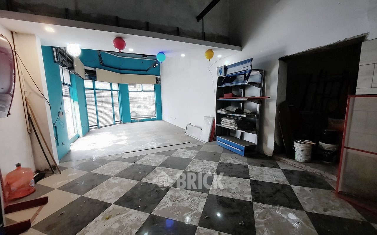 YRIGOYEN, HIPOLITO, AV. al 6600 6