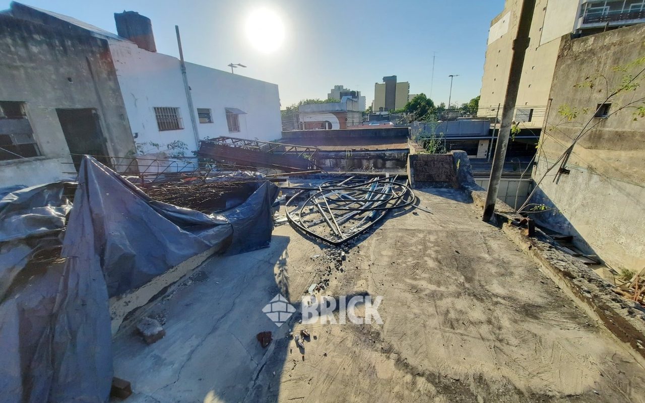 YRIGOYEN, HIPOLITO, AV. al 6600 16