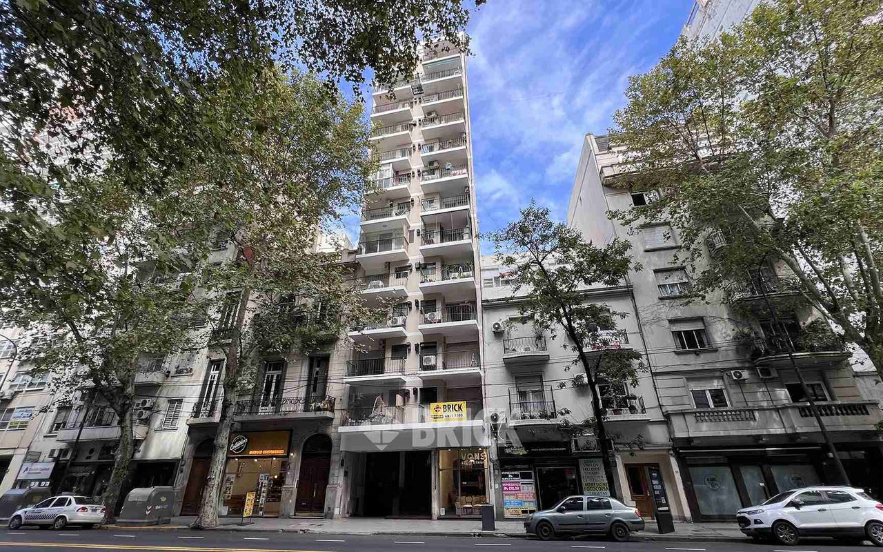 LAS HERAS, AV. al 2100 Piso 1 18