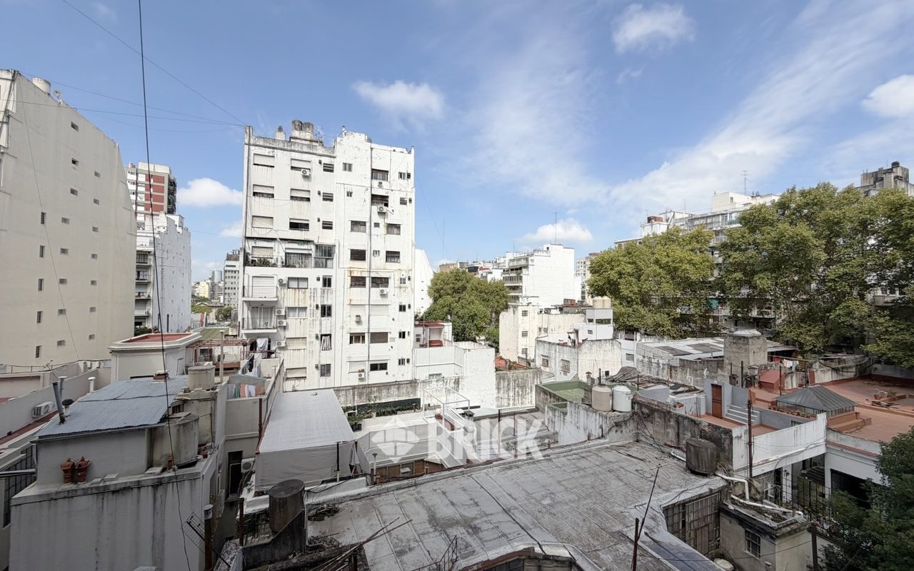 RIVADAVIA, AV. al 3400 Piso 5 12
