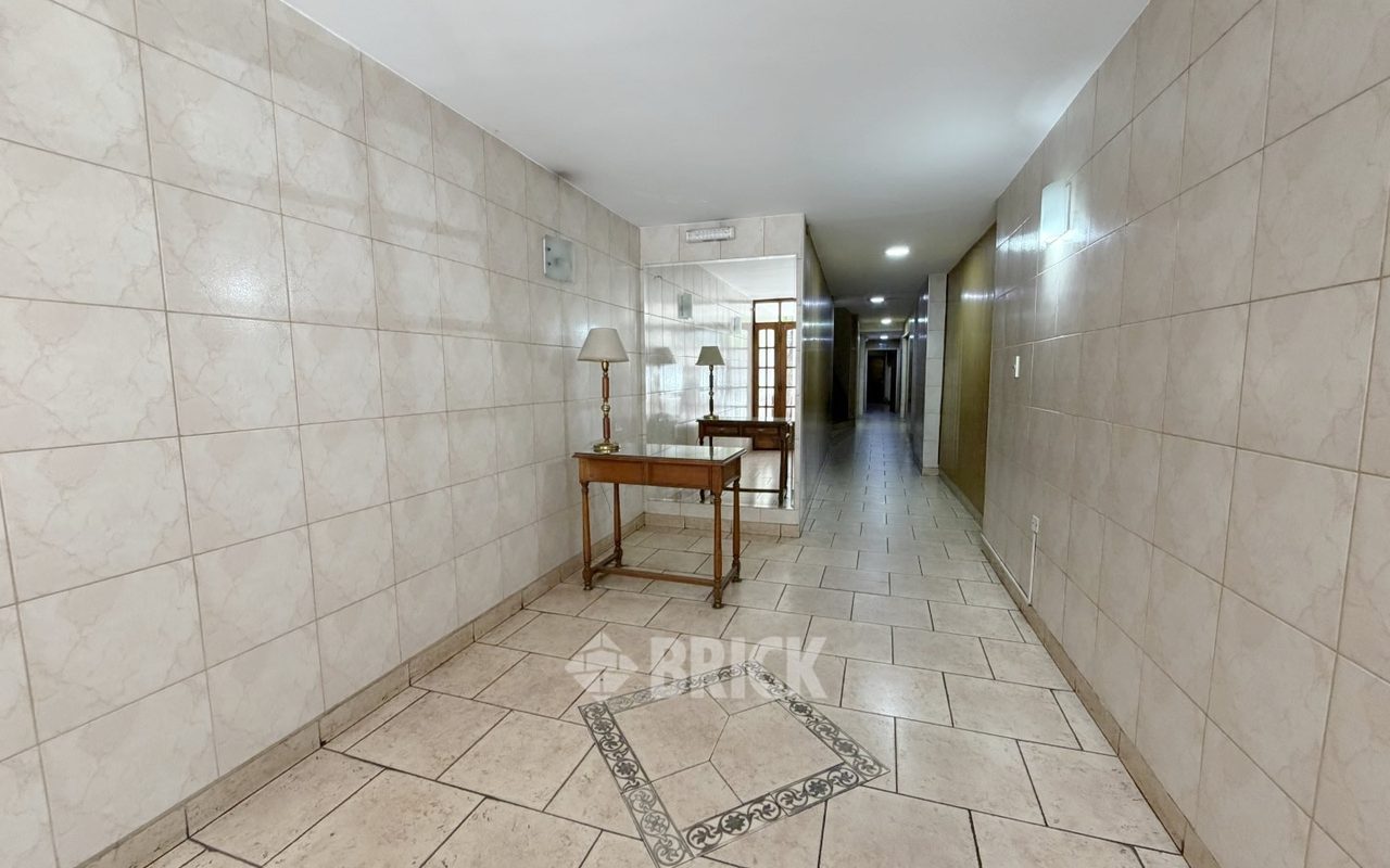 RIVADAVIA, AV. al 3400 Piso 5 21