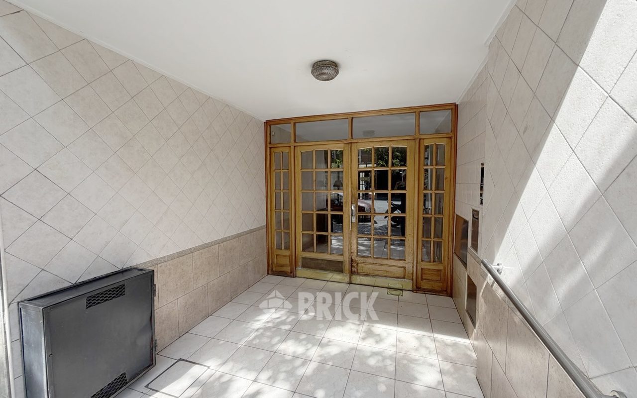 RIVADAVIA, AV. al 3400 Piso 5 23