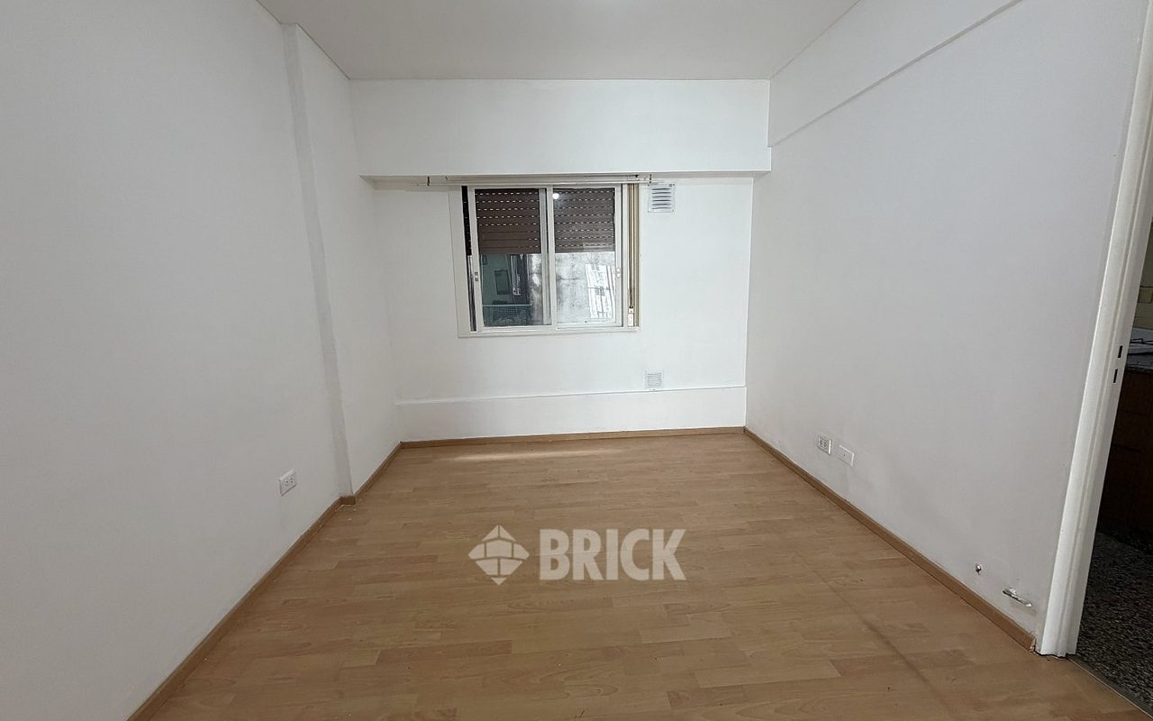 RIVADAVIA, AV. al 3400 Piso 5 4