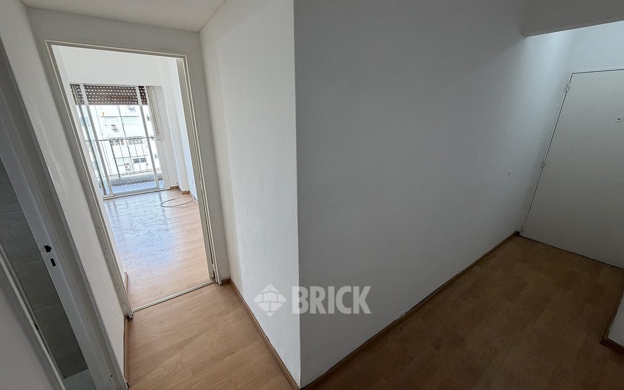 RIVADAVIA, AV. al 3400 Piso 5 6