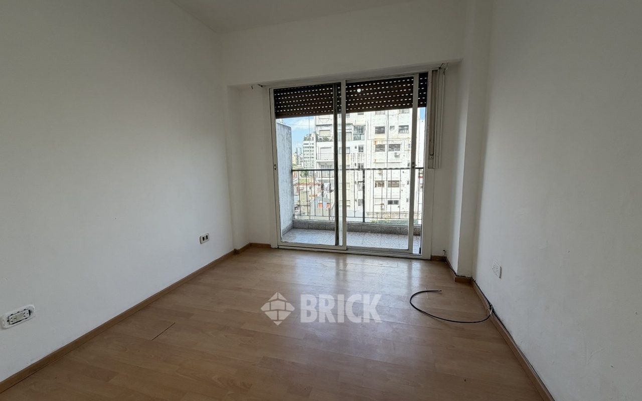 RIVADAVIA, AV. al 3400 Piso 5 7