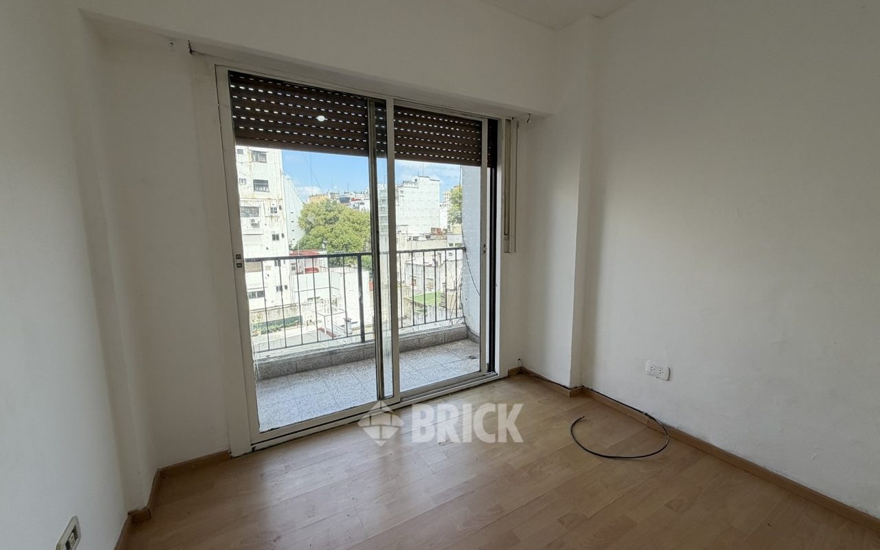 RIVADAVIA, AV. al 3400 Piso 5 8