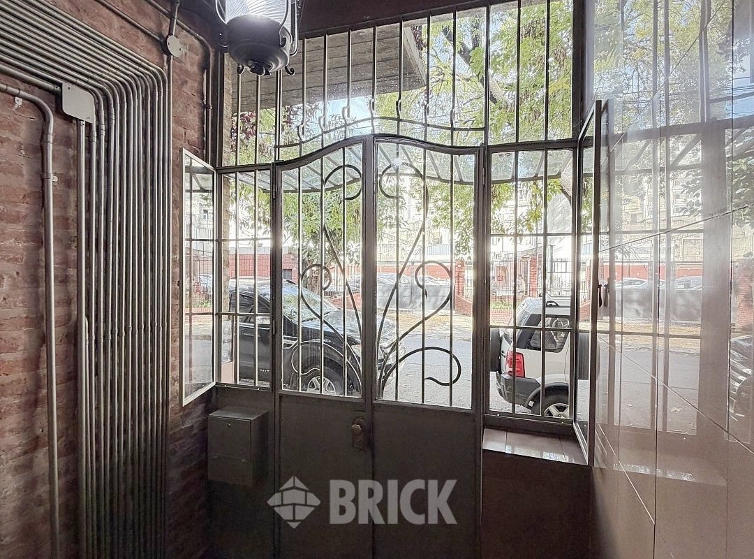 MORENO al 2100 Piso PB 38