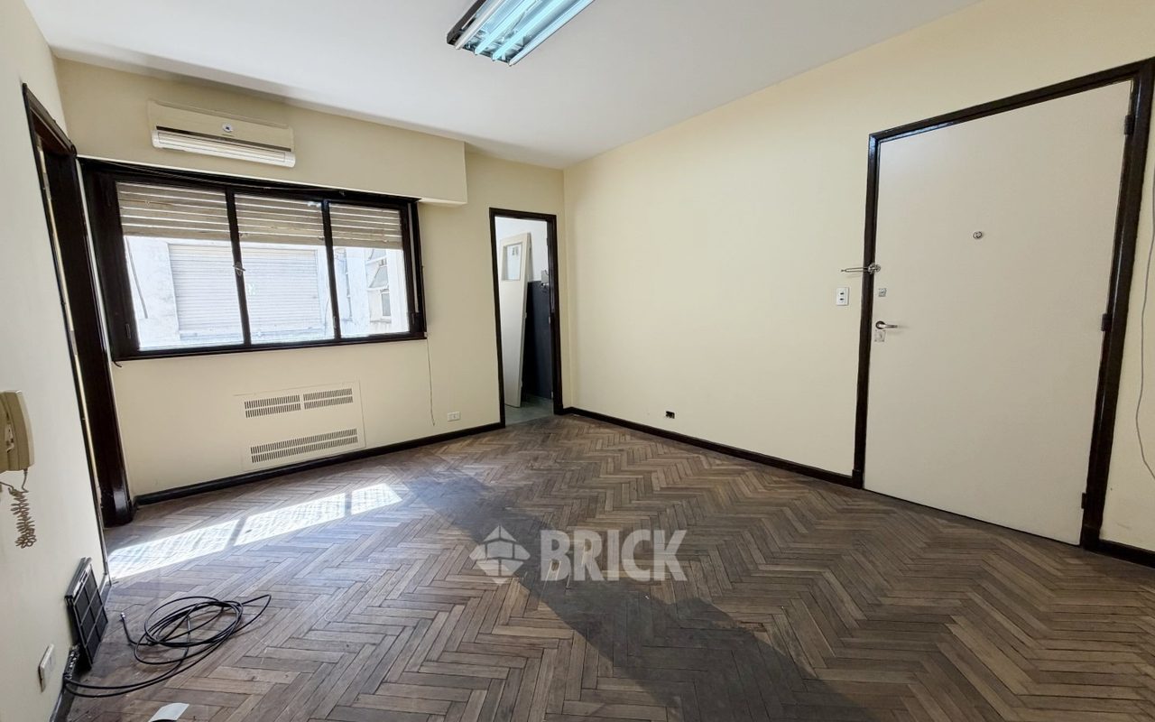 SARMIENTO al 1300 Piso 2 1