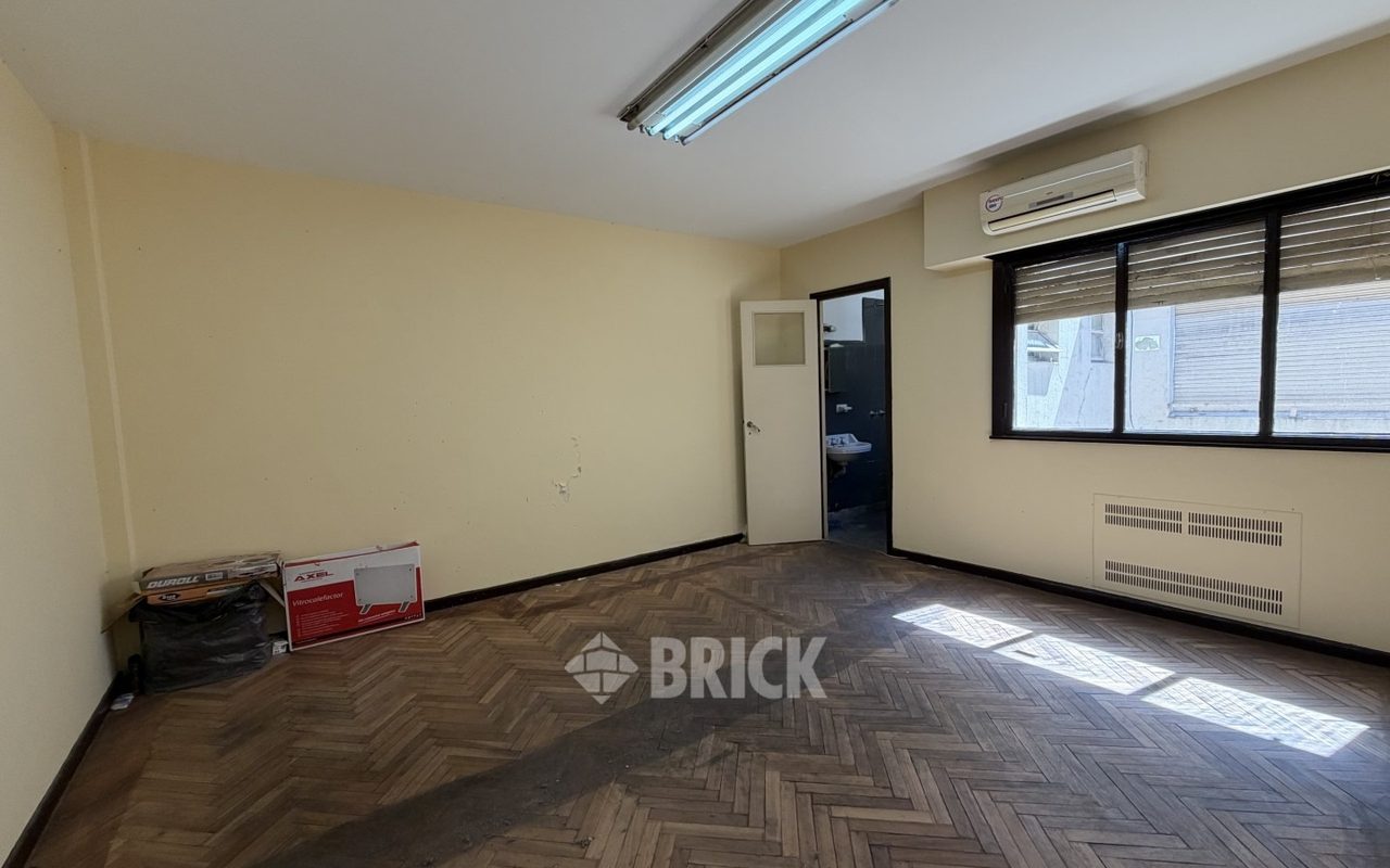 SARMIENTO al 1300 Piso 2 11